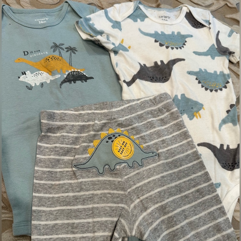 Carter’s baby boy 3 pc set. Two onesies and one pant. Size 24 mos